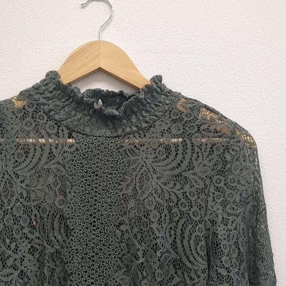 Cable and Gauge sage green lace turtle neck blouse size XL - Picture 4 of 7